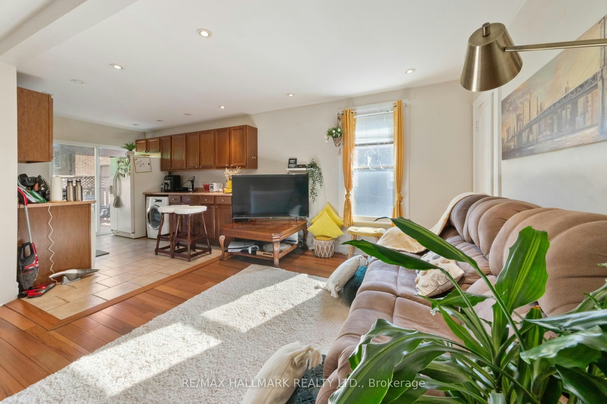 25 Norwood Terrace, Toronto, ON, M4E 2H2 - 5