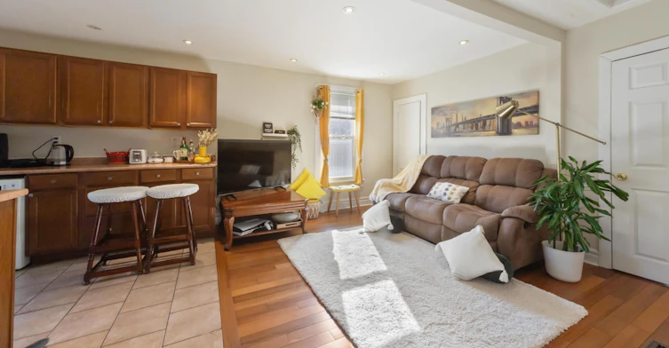 25 Norwood Terrace, Toronto, ON, M4E 2H2 - 7