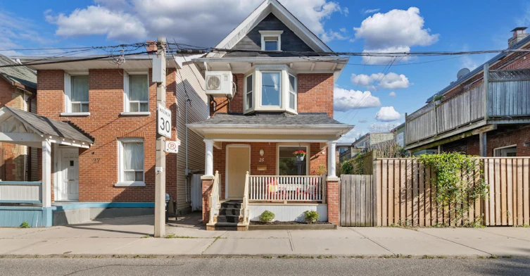25 Norwood Terrace, Toronto, ON, M4E 2H2