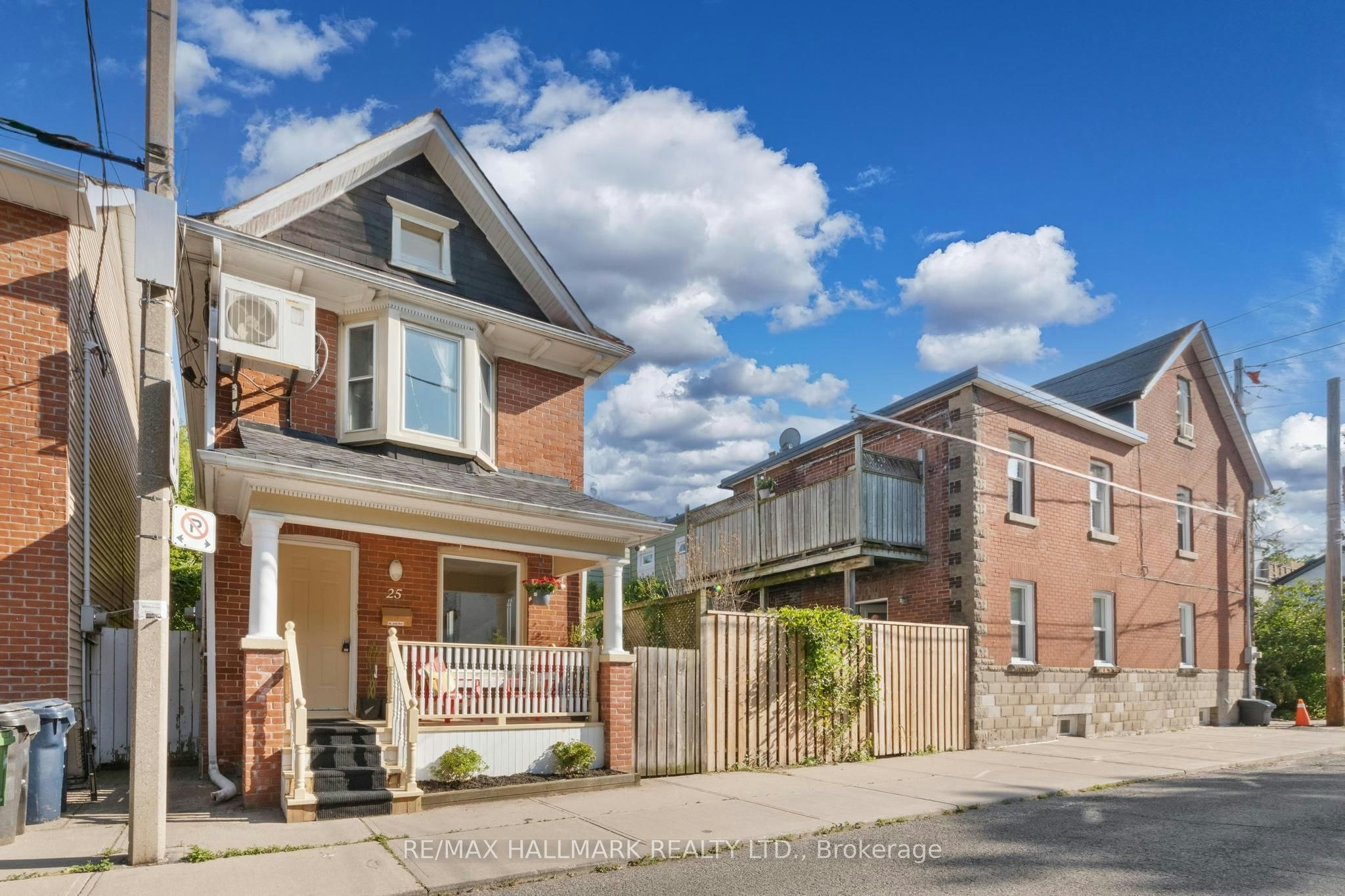 25 Norwood Terrace, Toronto, ON, M4E 2H2 - 2