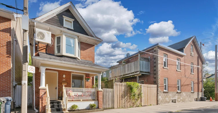 25 Norwood Terrace, Toronto, ON, M4E 2H2 - 2