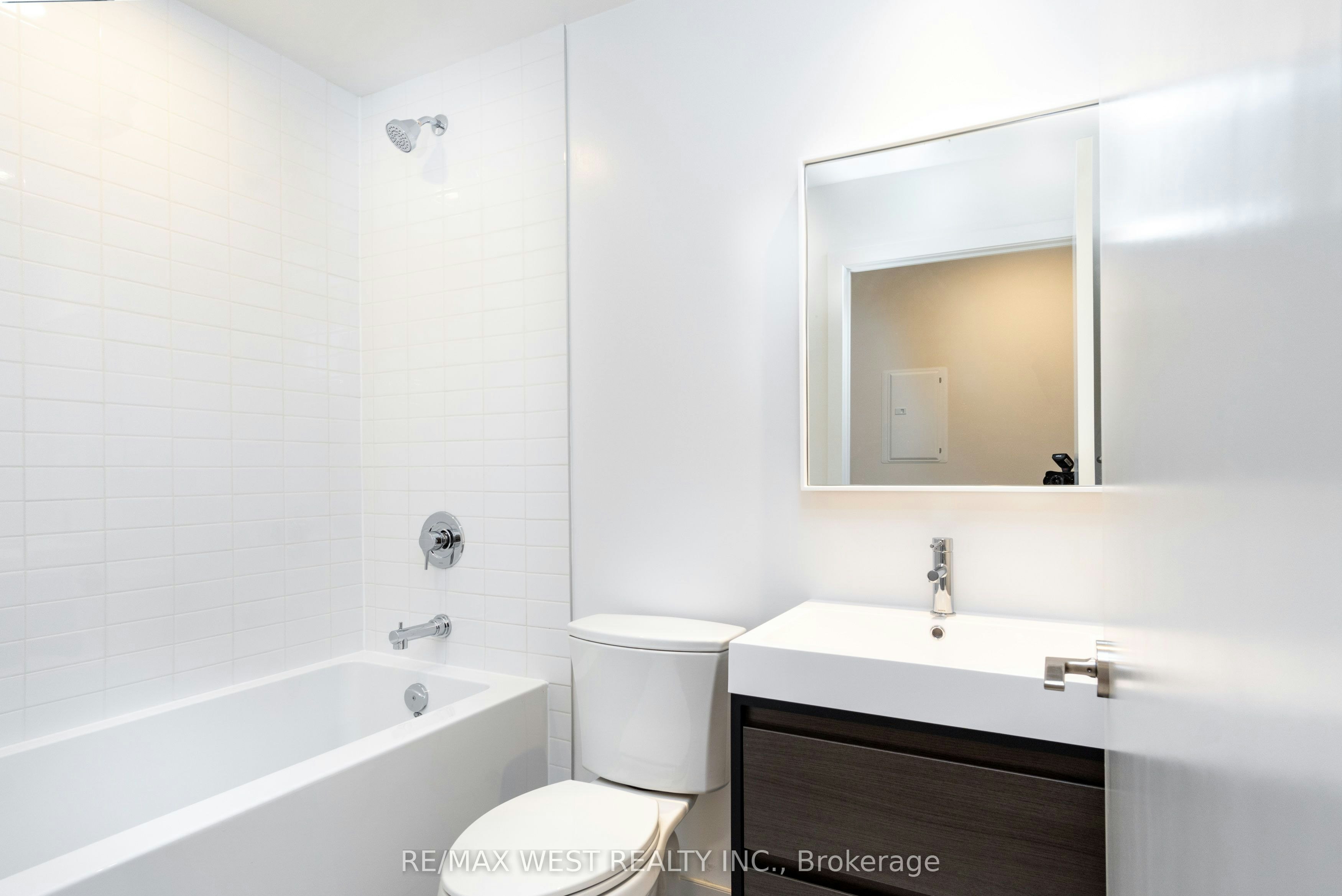 539-150 Logan Avenue, Toronto, ON, M4M 0E4 - 6
