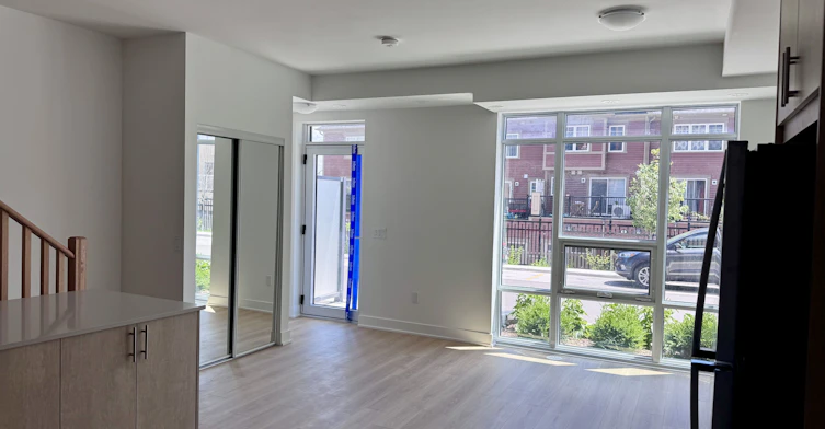 28 Alpine Symphony Path, Oshawa, ON, L1L 0W2 - 2