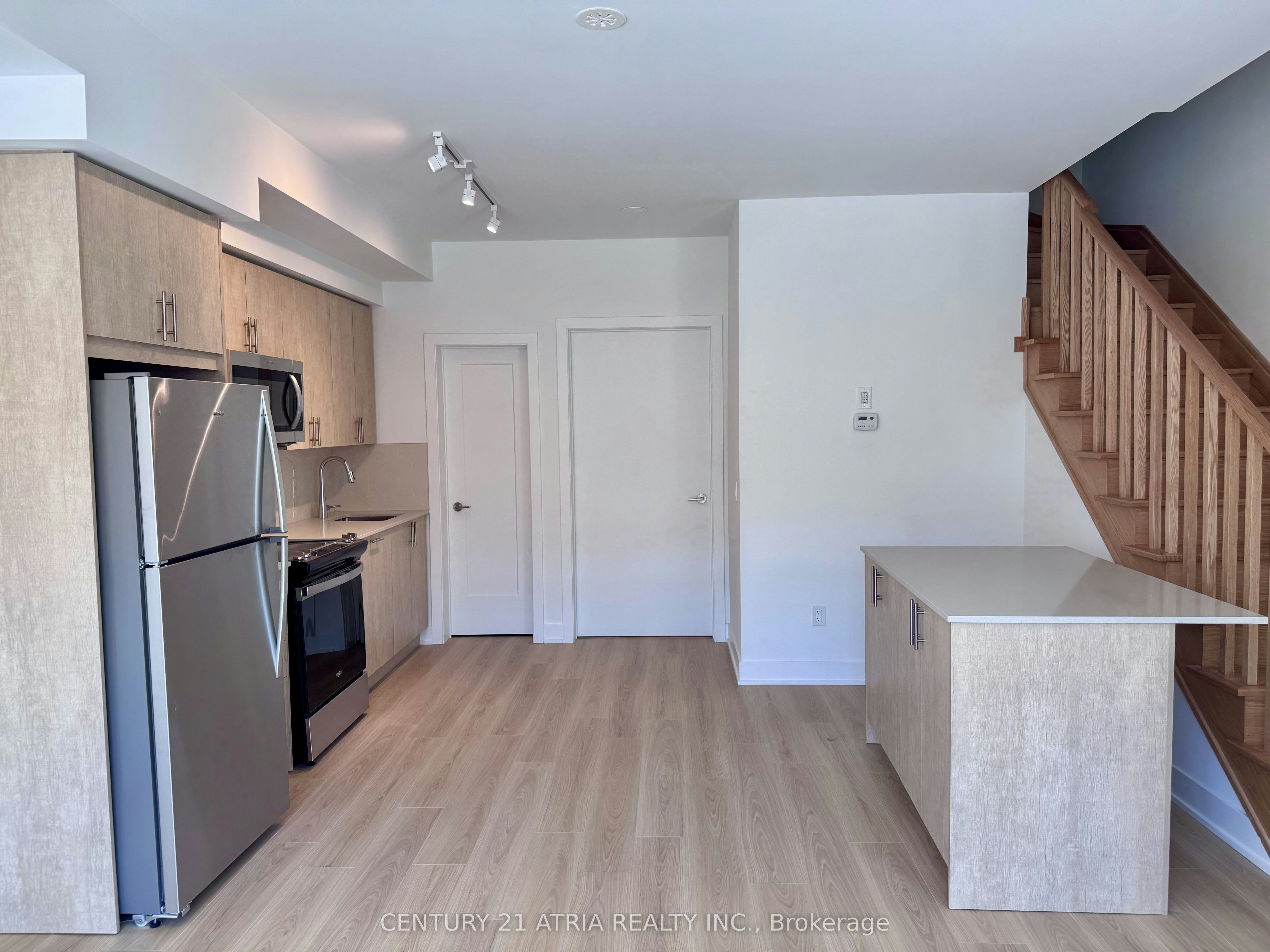 28 Alpine Symphony Path, Oshawa, ON, L1L 0W2 - 6