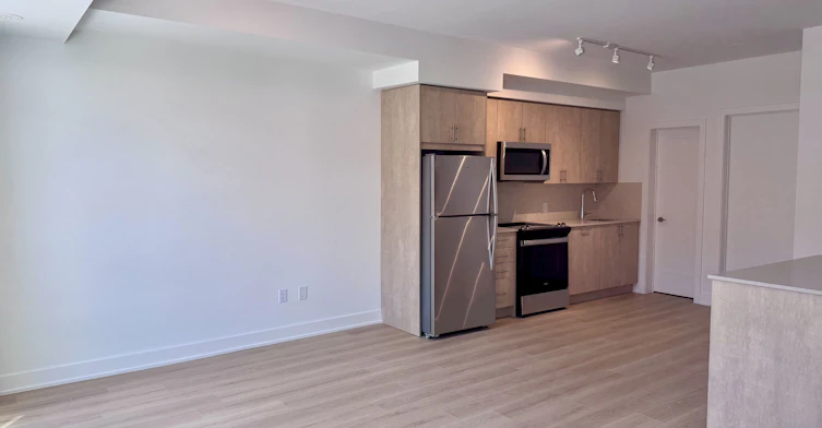 28 Alpine Symphony Path, Oshawa, ON, L1L 0W2 - 3