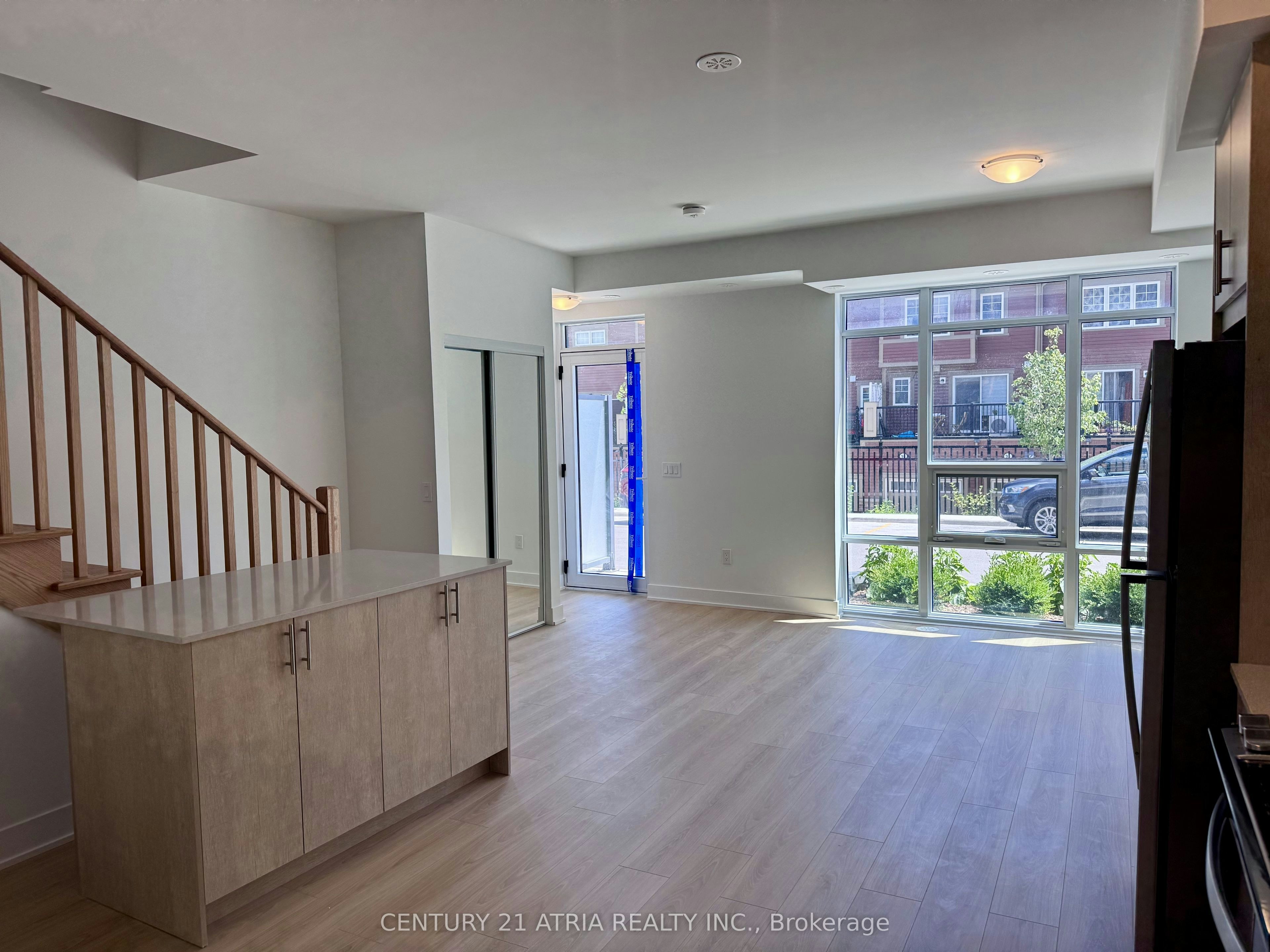 28 Alpine Symphony Path, Oshawa, ON, L1L 0W2 - 4
