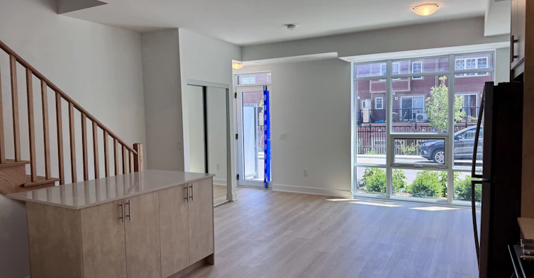 28 Alpine Symphony Path, Oshawa, ON, L1L 0W2 - 4