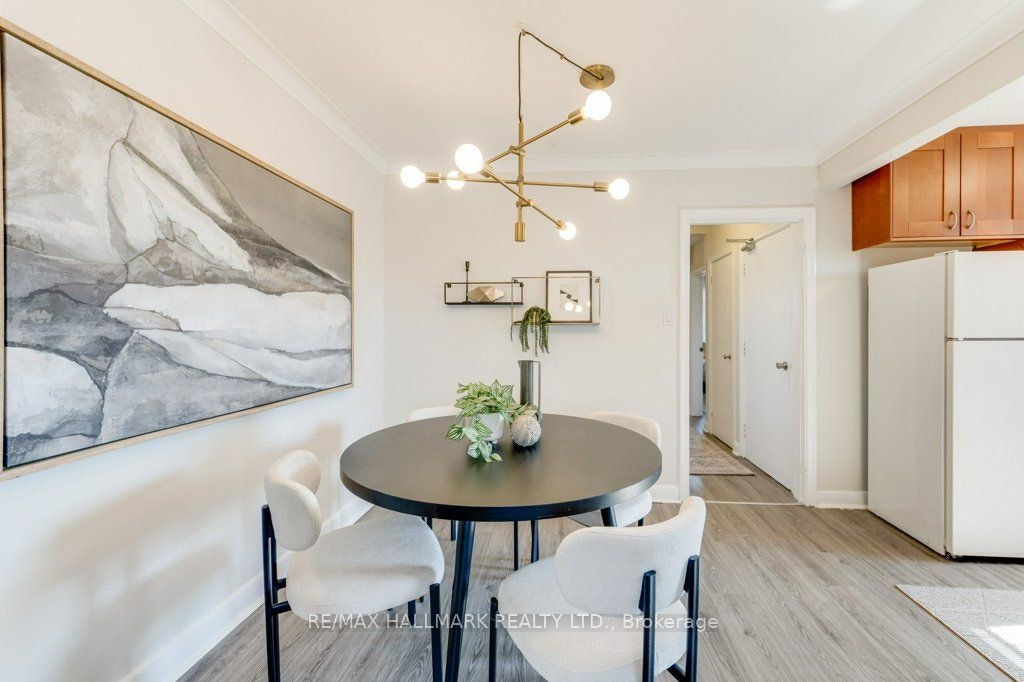 Upper-225 Woodville Avenue, Toronto, ON, M4J 2R4 - 7