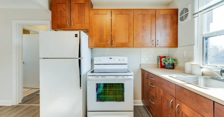 Upper-225 Woodville Avenue, Toronto, ON, M4J 2R4 - 13