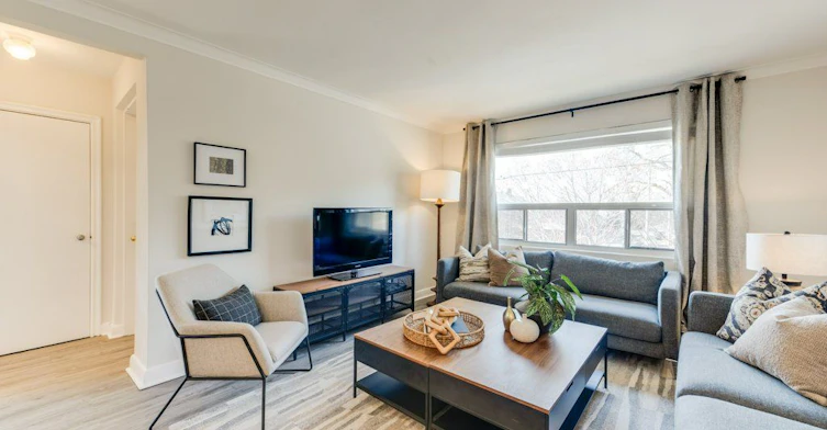 Upper-225 Woodville Avenue, Toronto, ON, M4J 2R4 - 3