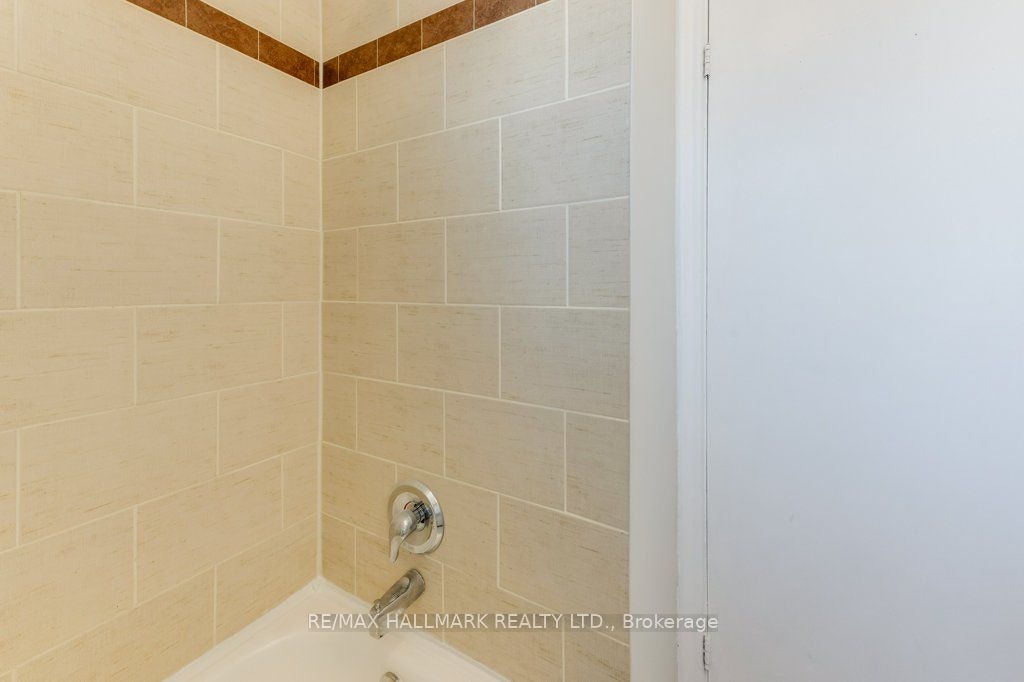 Upper-225 Woodville Avenue, Toronto, ON, M4J 2R4 - 21