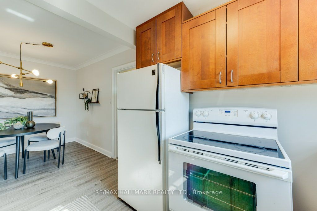 Upper-225 Woodville Avenue, Toronto, ON, M4J 2R4 - 16