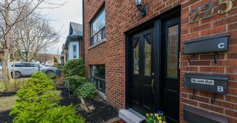 Upper-225 Woodville Avenue, Toronto, ON, M4J 2R4 - 39
