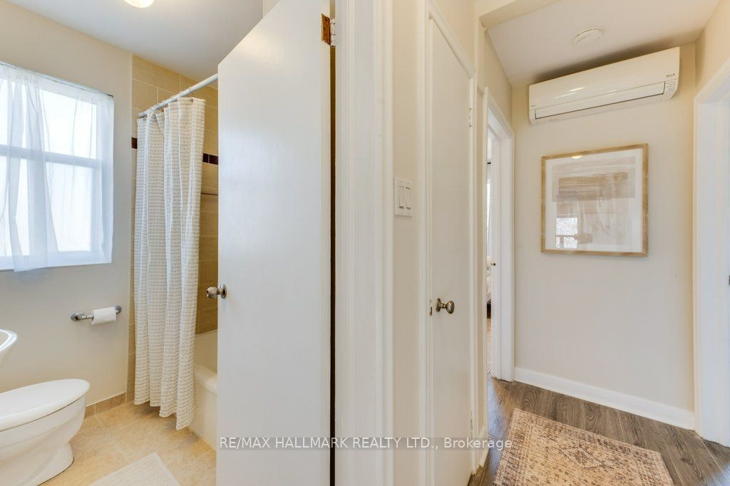 Upper-225 Woodville Avenue, Toronto, ON, M4J 2R4 - 17