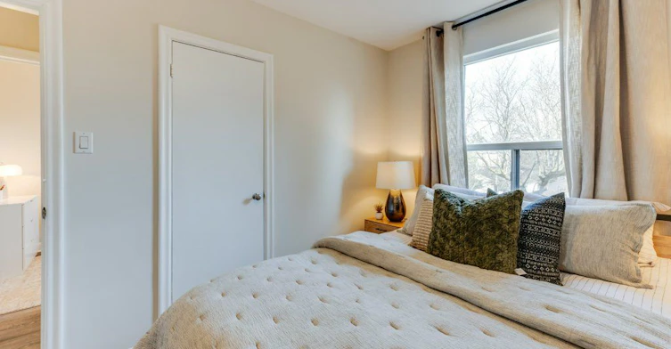 Upper-225 Woodville Avenue, Toronto, ON, M4J 2R4 - 27