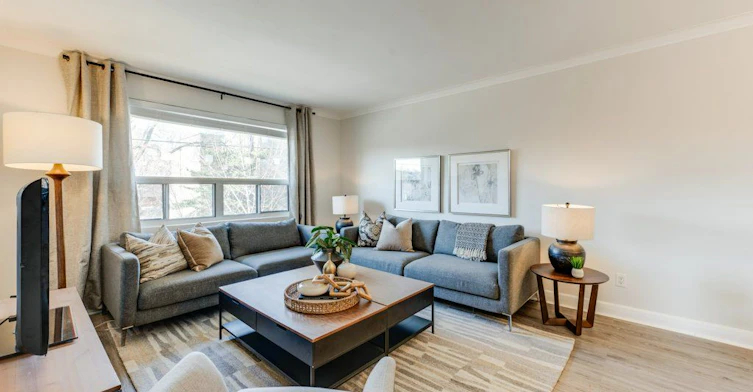 Upper-225 Woodville Avenue, Toronto, ON, M4J 2R4
