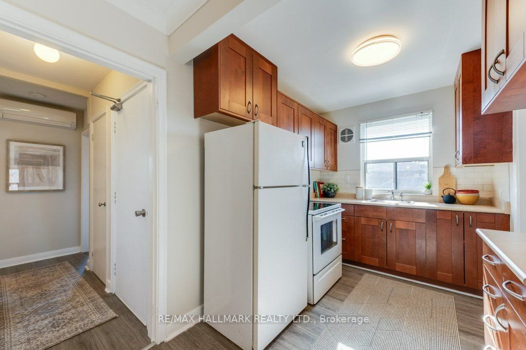 Upper-225 Woodville Avenue, Toronto, ON, M4J 2R4 - 11