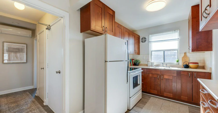 Upper-225 Woodville Avenue, Toronto, ON, M4J 2R4 - 11