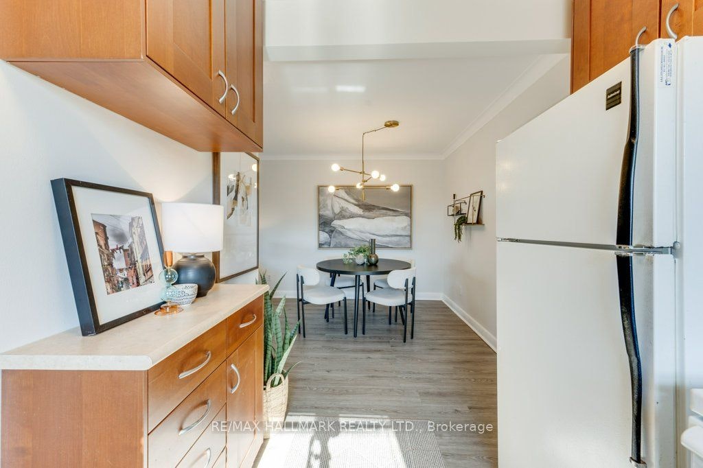 Upper-225 Woodville Avenue, Toronto, ON, M4J 2R4 - 14