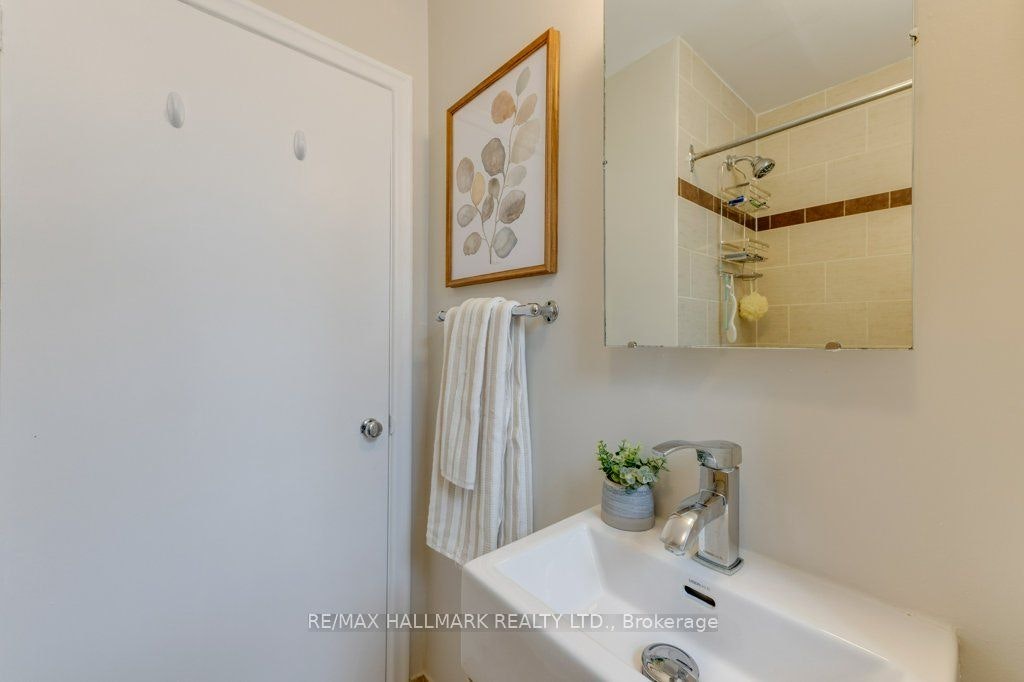 Main-225 Woodville Avenue, Toronto, ON, M4J 2R4 - 22