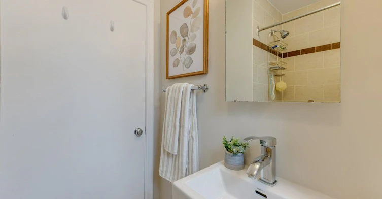 Main-225 Woodville Avenue, Toronto, ON, M4J 2R4 - 22