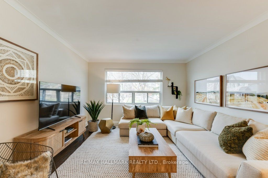 Main-225 Woodville Avenue, Toronto, ON, M4J 2R4 - 2