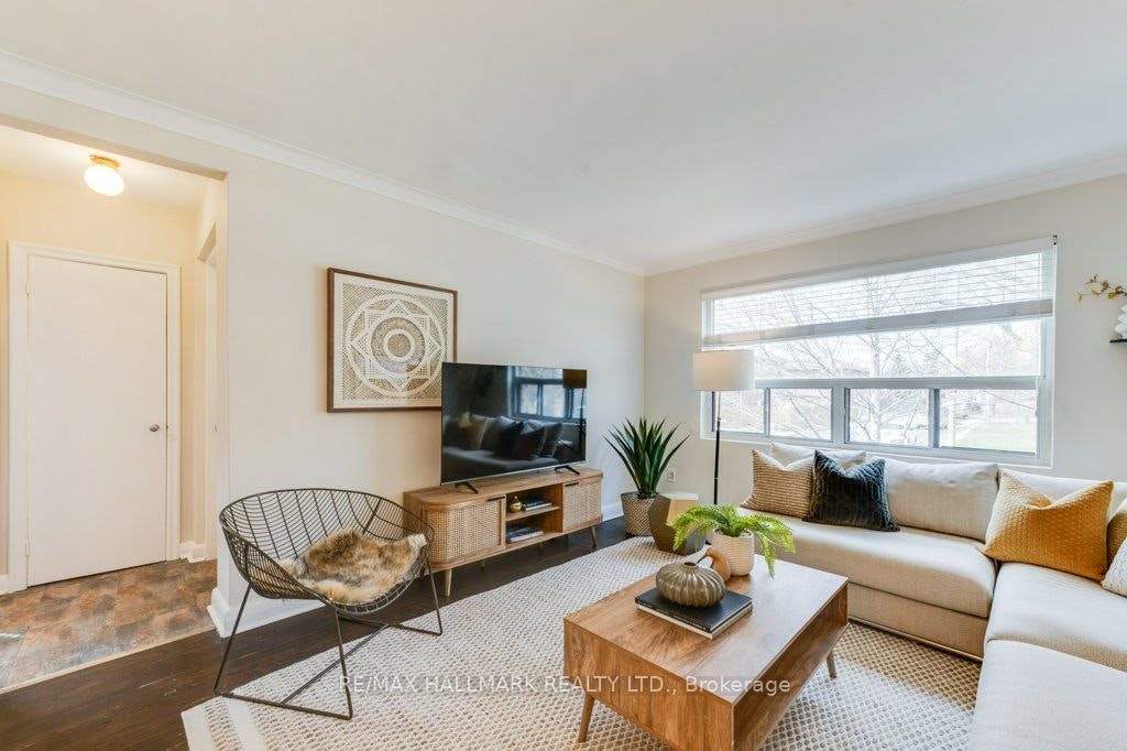 Main-225 Woodville Avenue, Toronto, ON, M4J 2R4 - 3