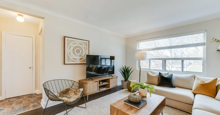 Main-225 Woodville Avenue, Toronto, ON, M4J 2R4 - 3