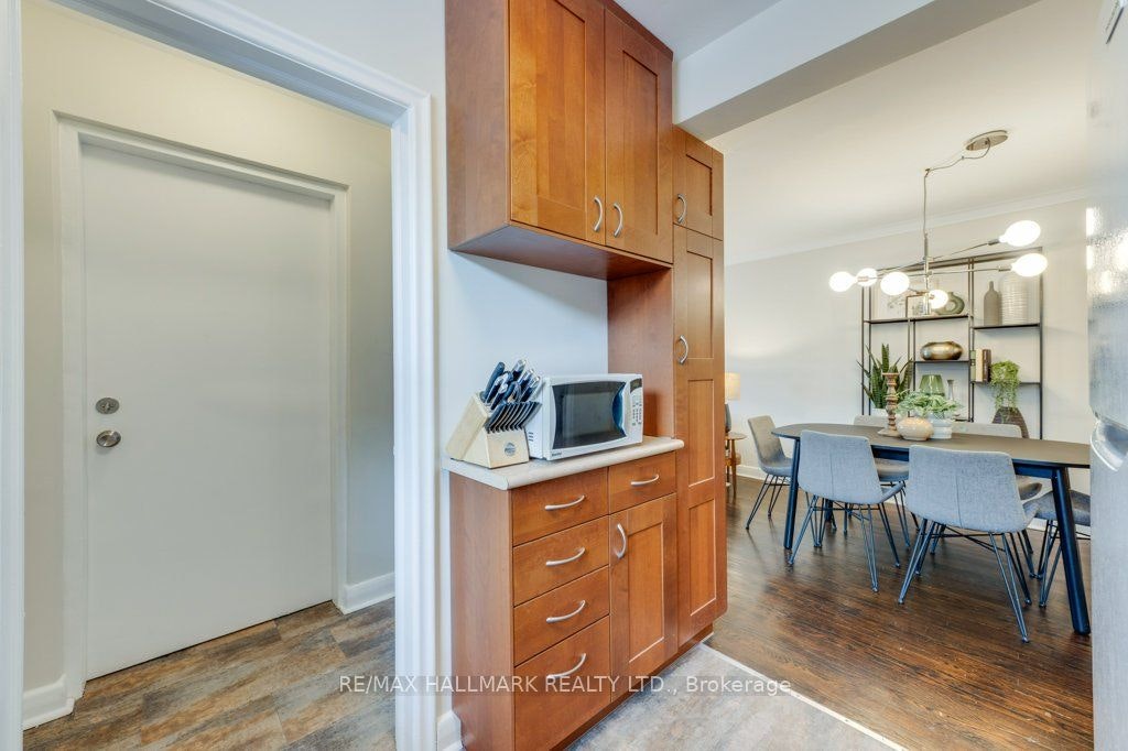 Main-225 Woodville Avenue, Toronto, ON, M4J 2R4 - 17