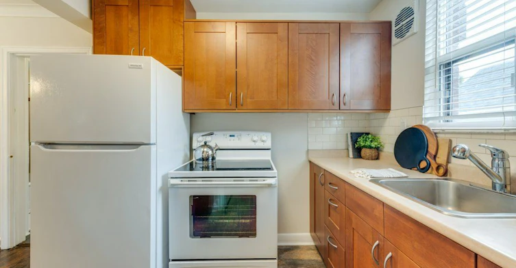 Main-225 Woodville Avenue, Toronto, ON, M4J 2R4 - 14