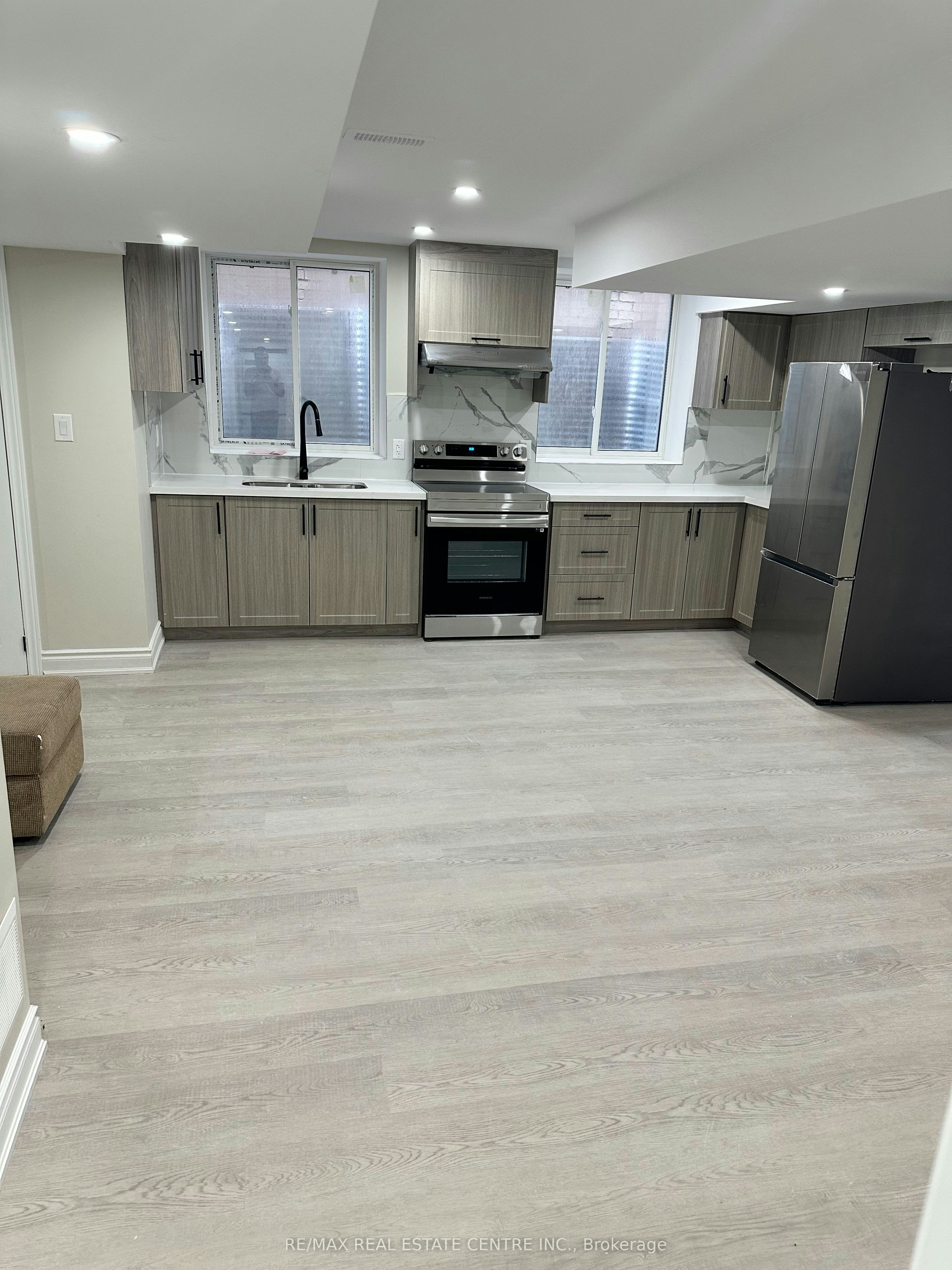 BSMT-66 Bremner Street, Whitby, ON, L1R 0P9 - 6