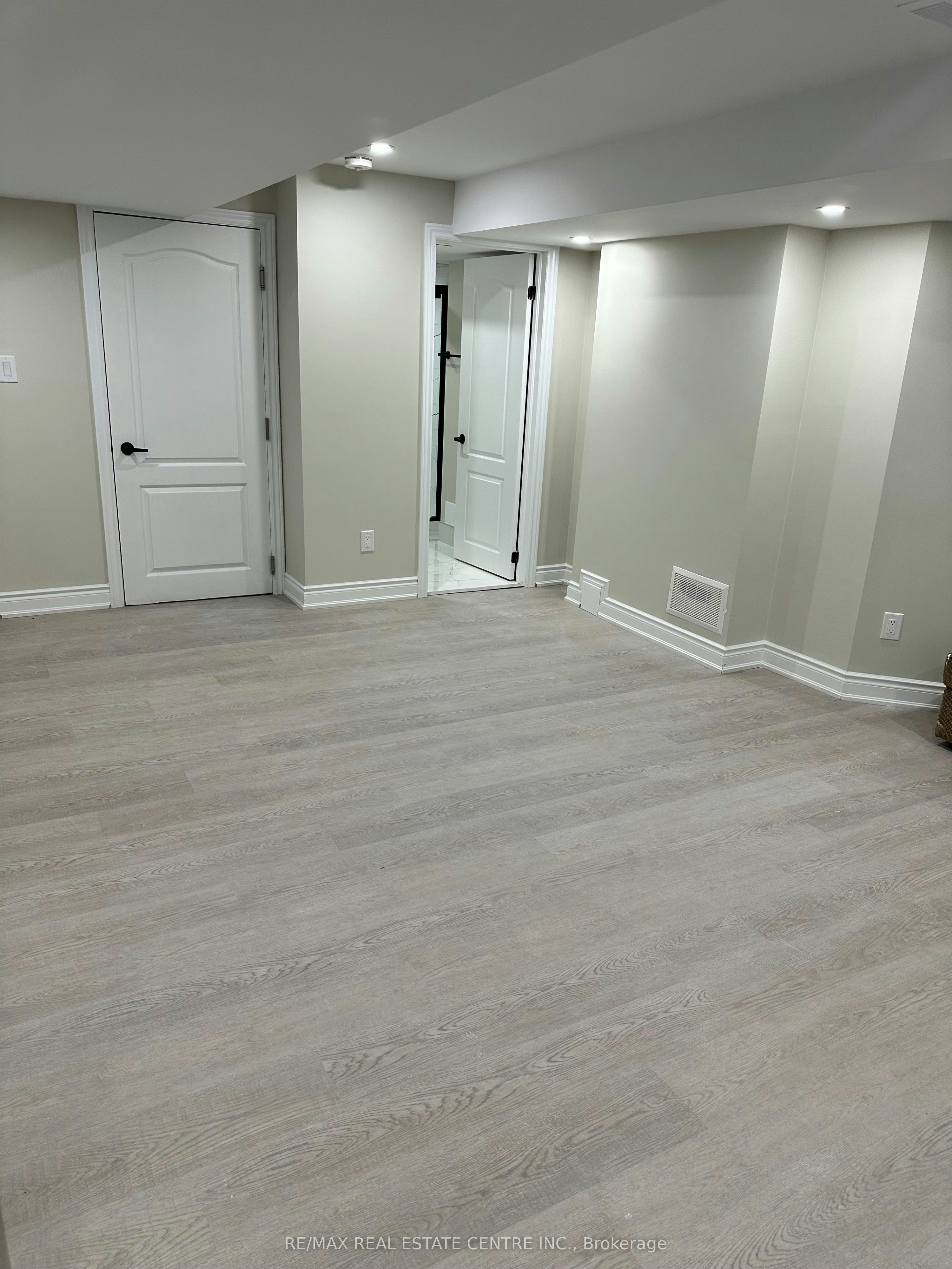 BSMT-66 Bremner Street, Whitby, ON, L1R 0P9 - 7