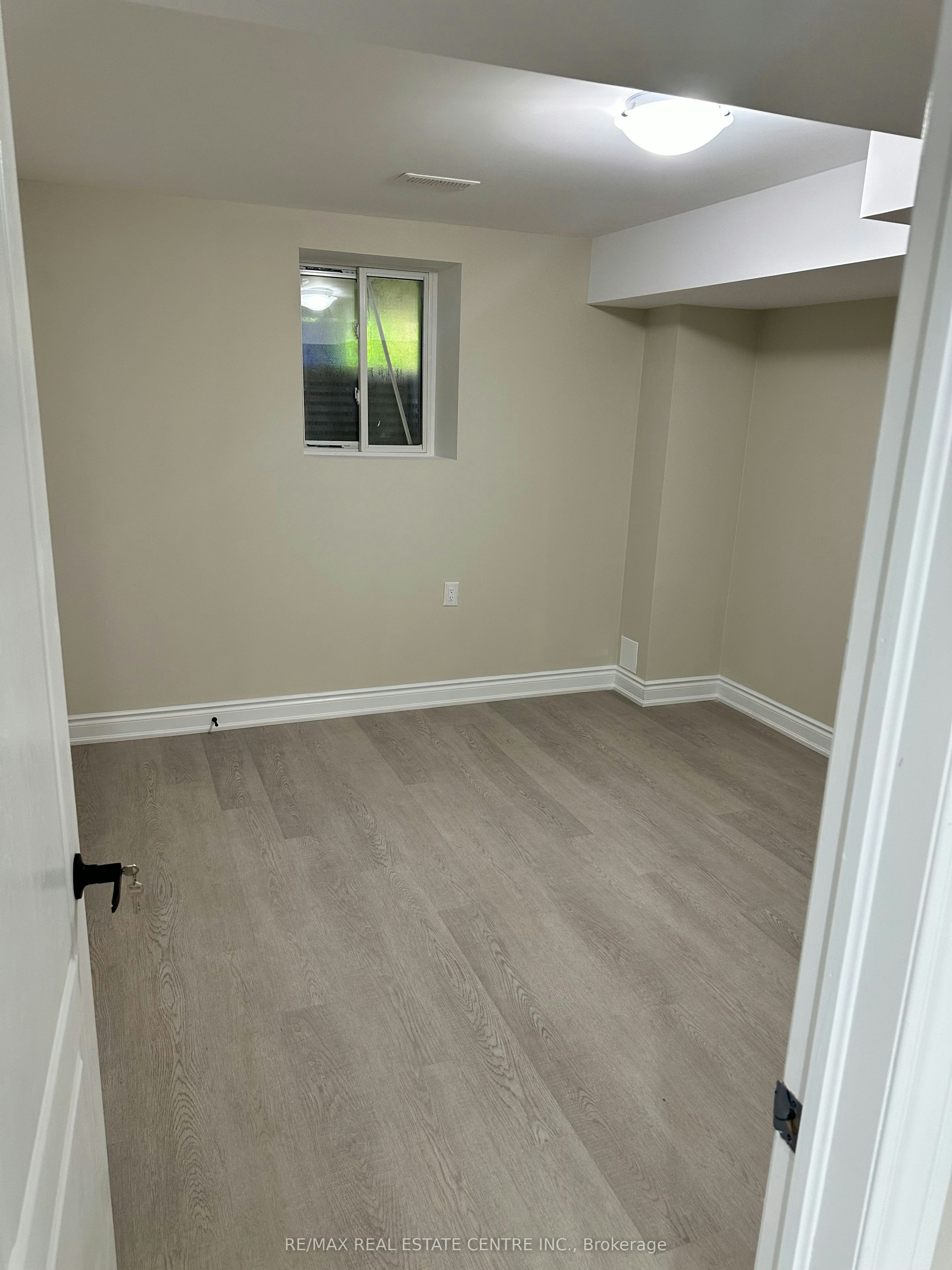 BSMT-66 Bremner Street, Whitby, ON, L1R 0P9 - 9