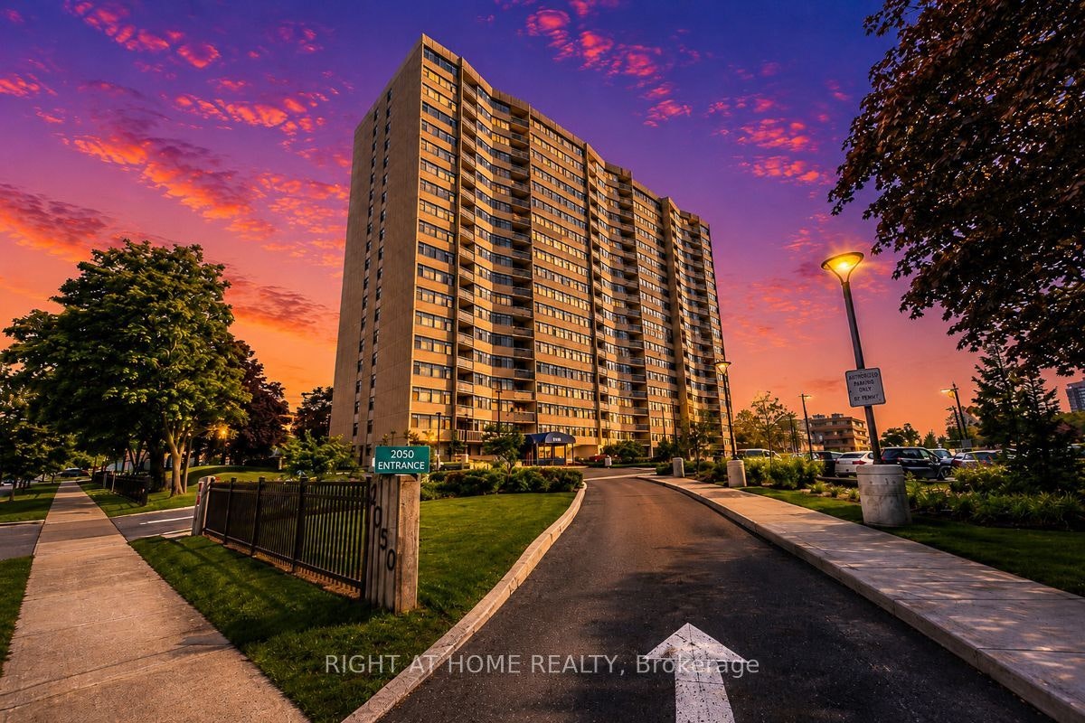 209-2050 Bridletowne Circle, Toronto, ON, M1W 2V5