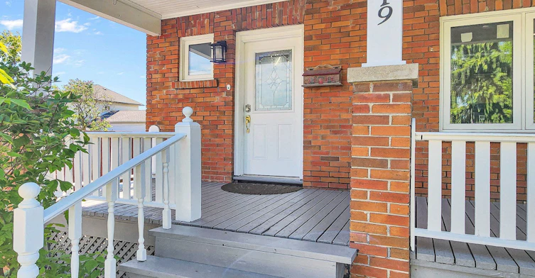 419 Adelaide Avenue W, Oshawa, ON, L1J 2R9 - 3