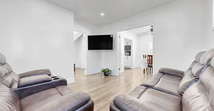 419 Adelaide Avenue W, Oshawa, ON, L1J 2R9 - 8