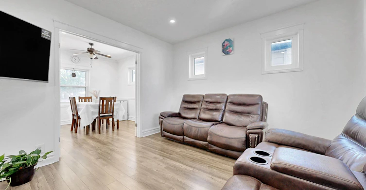 419 Adelaide Avenue W, Oshawa, ON, L1J 2R9 - 7