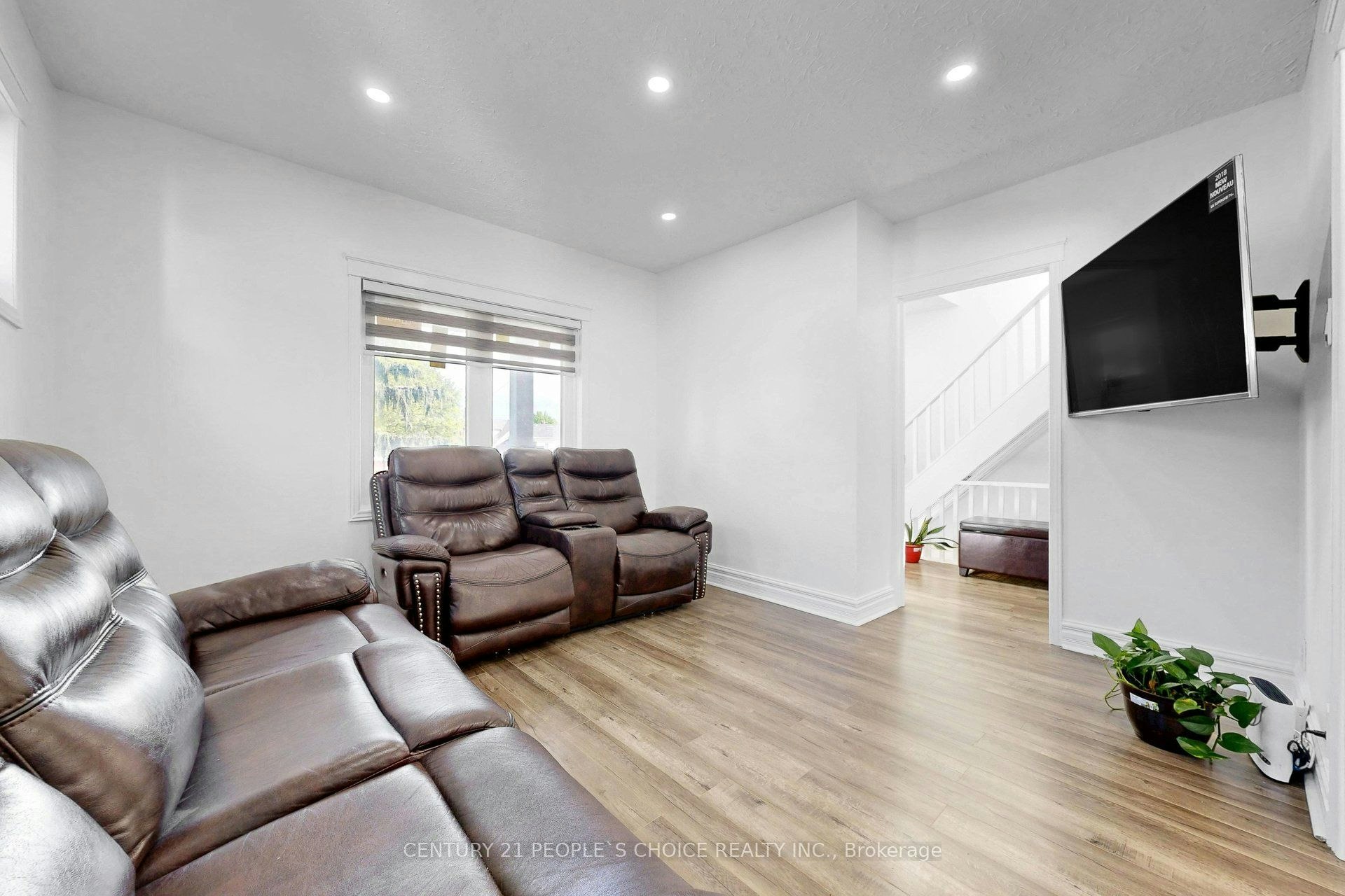 419 Adelaide Avenue W, Oshawa, ON, L1J 2R9 - 9