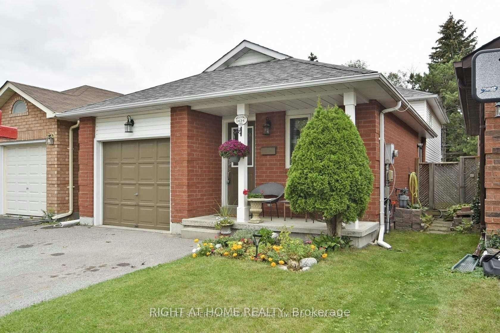 1434 Largo Crescent, Oshawa, ON, L1G 7E5 - 2