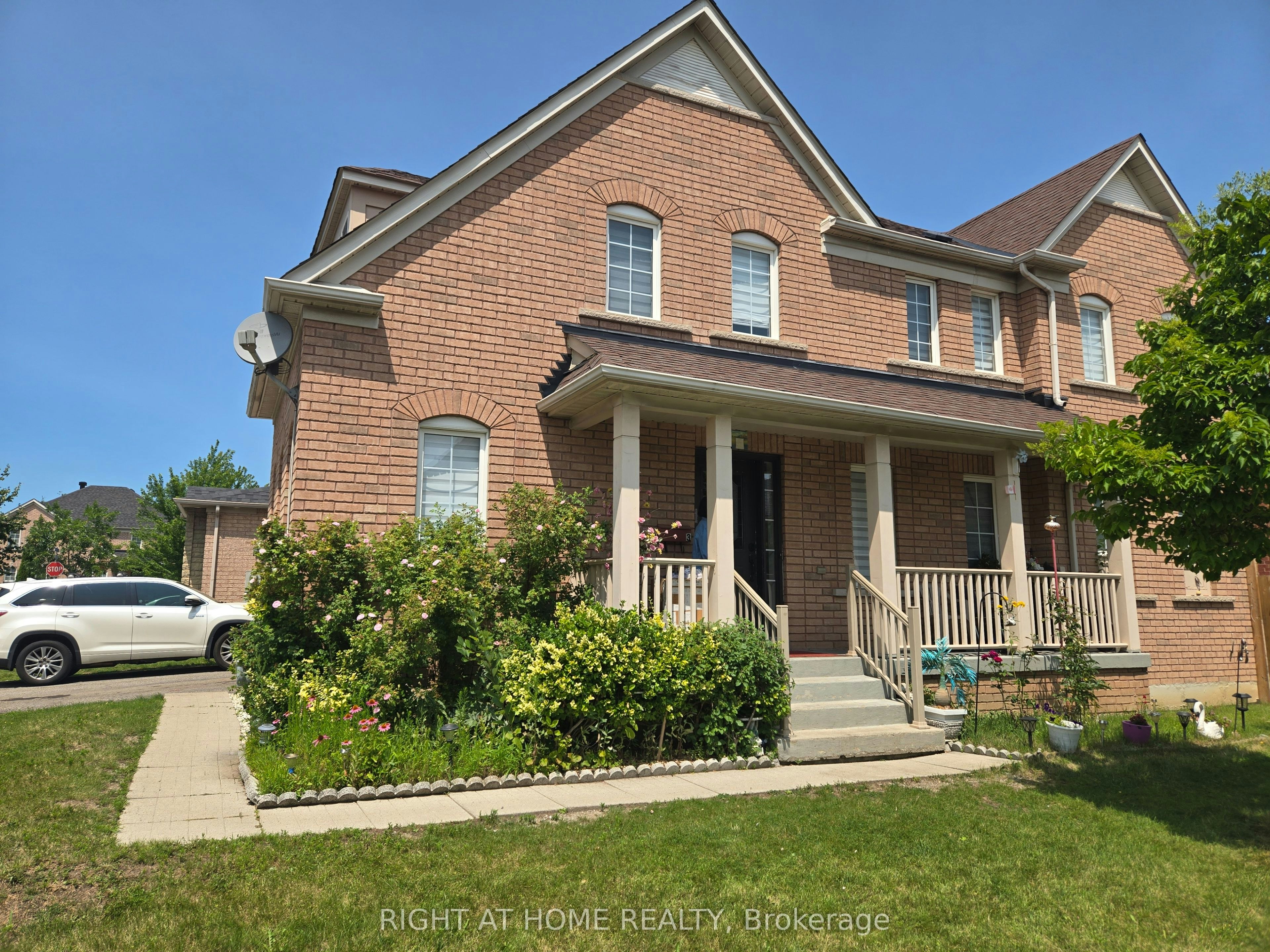 3 Wainwright Drive, Ajax, ON, L1T 4H4