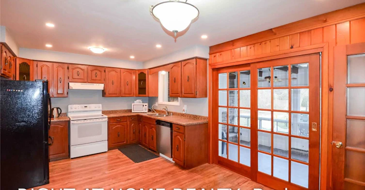 915 Athol Street, Whitby, ON, L1N 4A3 - 3