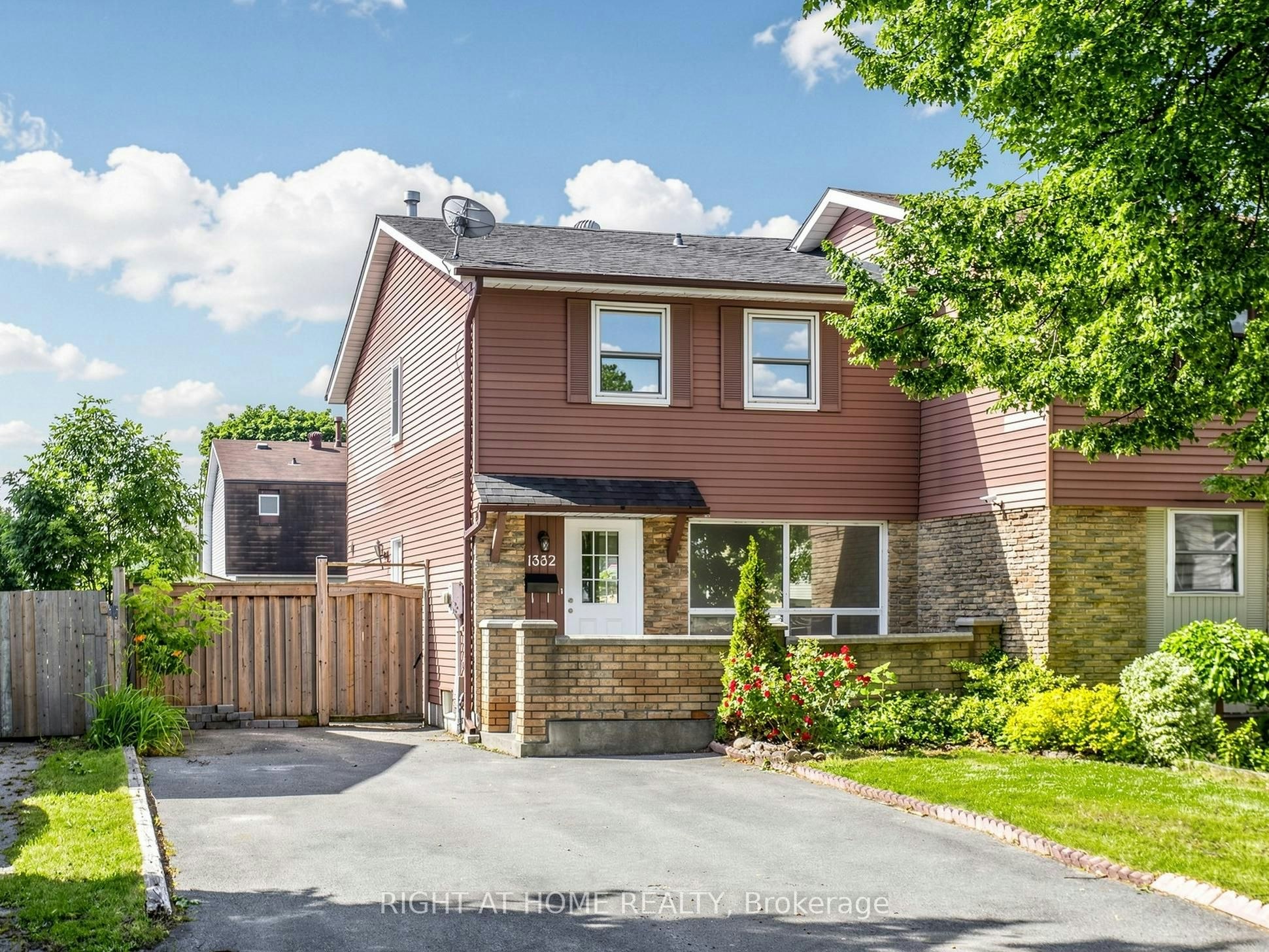 1332 Fenelon Crescent, Oshawa, ON, L1J 6G1
