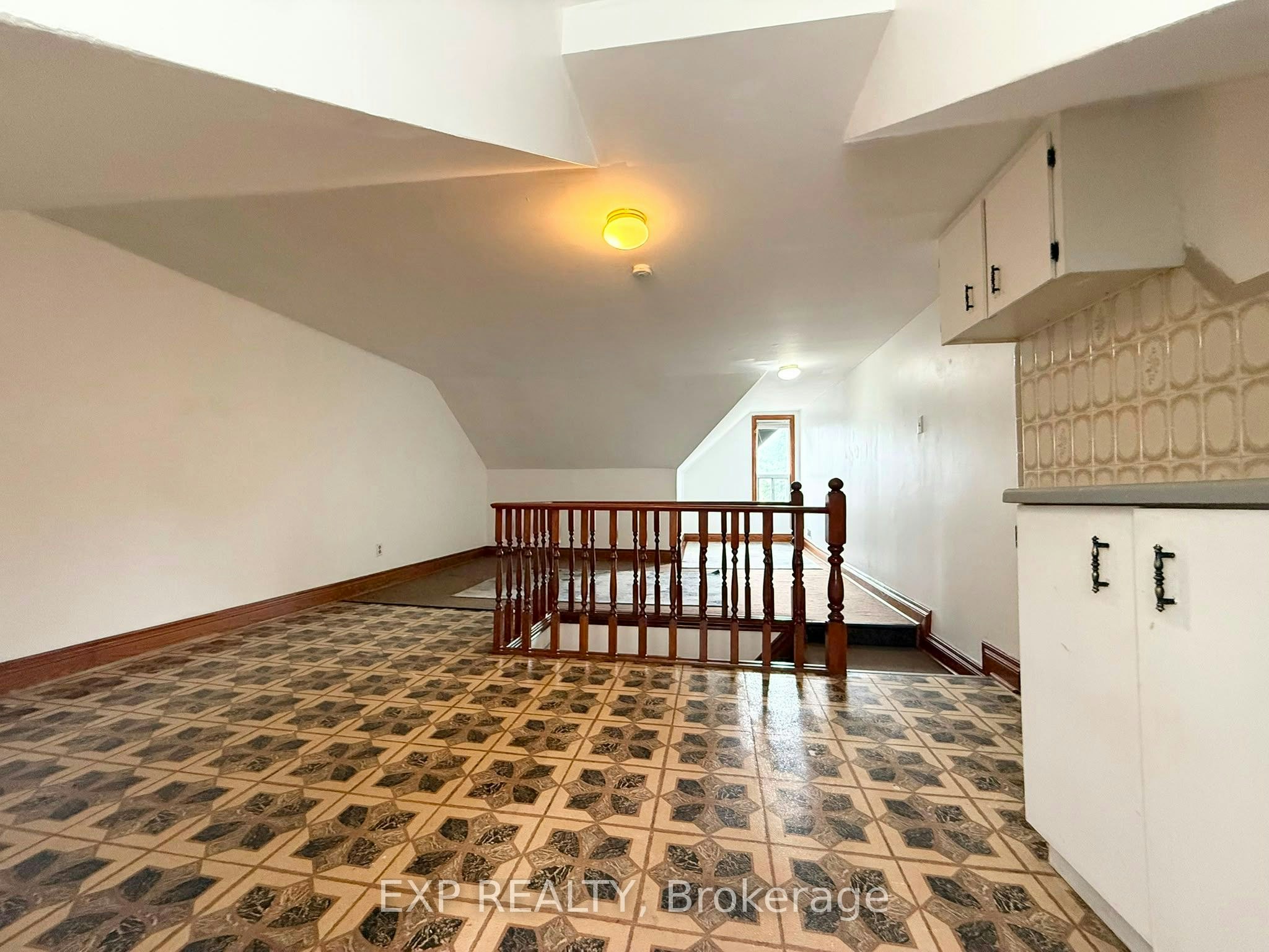 2nd FL-759 Gerrard Street E, Toronto, ON, M4M 1Y5 - 14