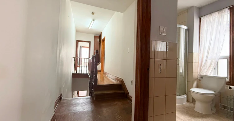 2nd FL-759 Gerrard Street E, Toronto, ON, M4M 1Y5 - 7