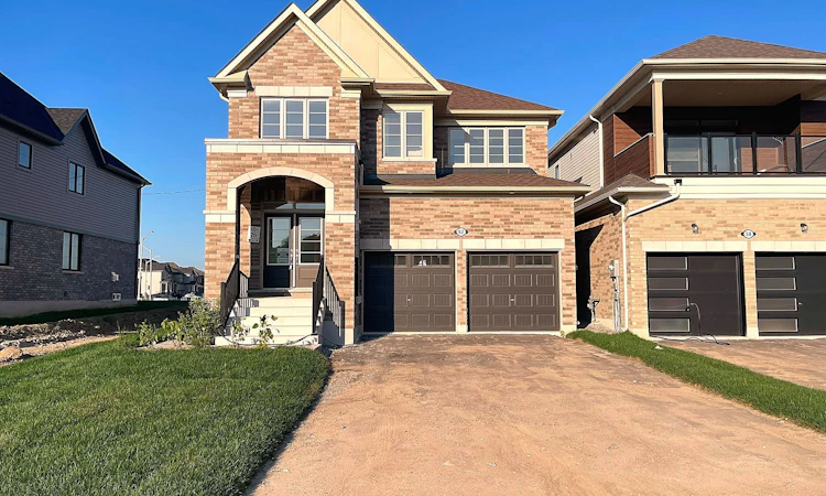 62 Donald Cameron Crescent