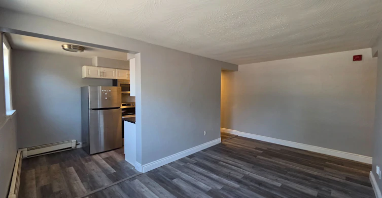 4-300 Montrave Avenue, Oshawa, ON, L1J 4S2 - 4