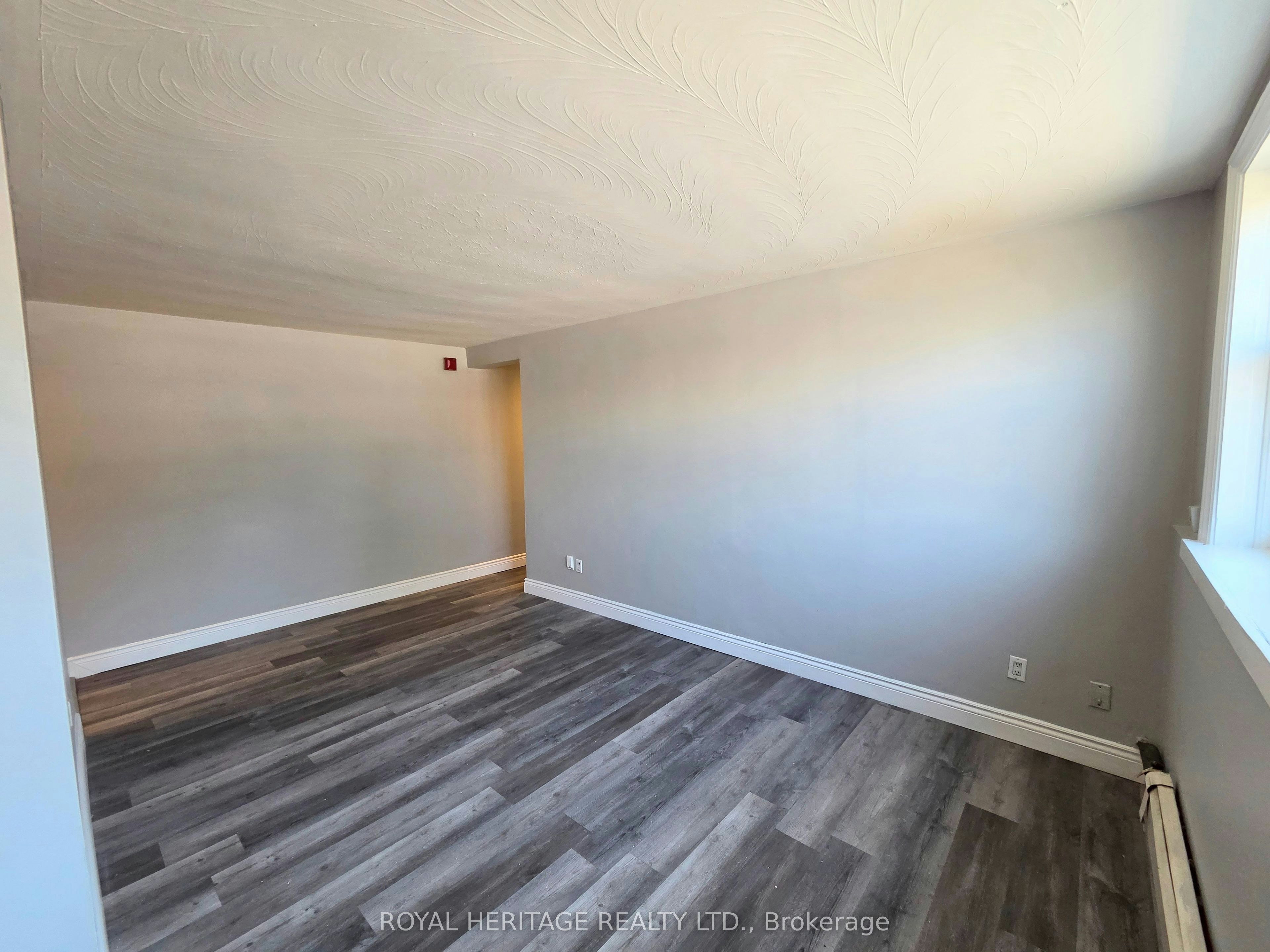 4-300 Montrave Avenue, Oshawa, ON, L1J 4S2 - 3