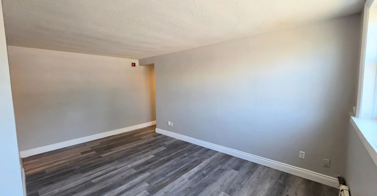 4-300 Montrave Avenue, Oshawa, ON, L1J 4S2 - 3