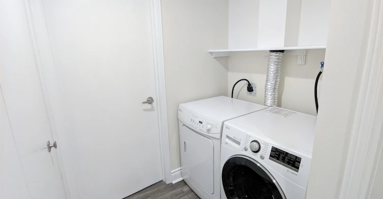 Bsmt-158 Coxwell Avenue, Toronto, ON, M4L 3B2 - 8