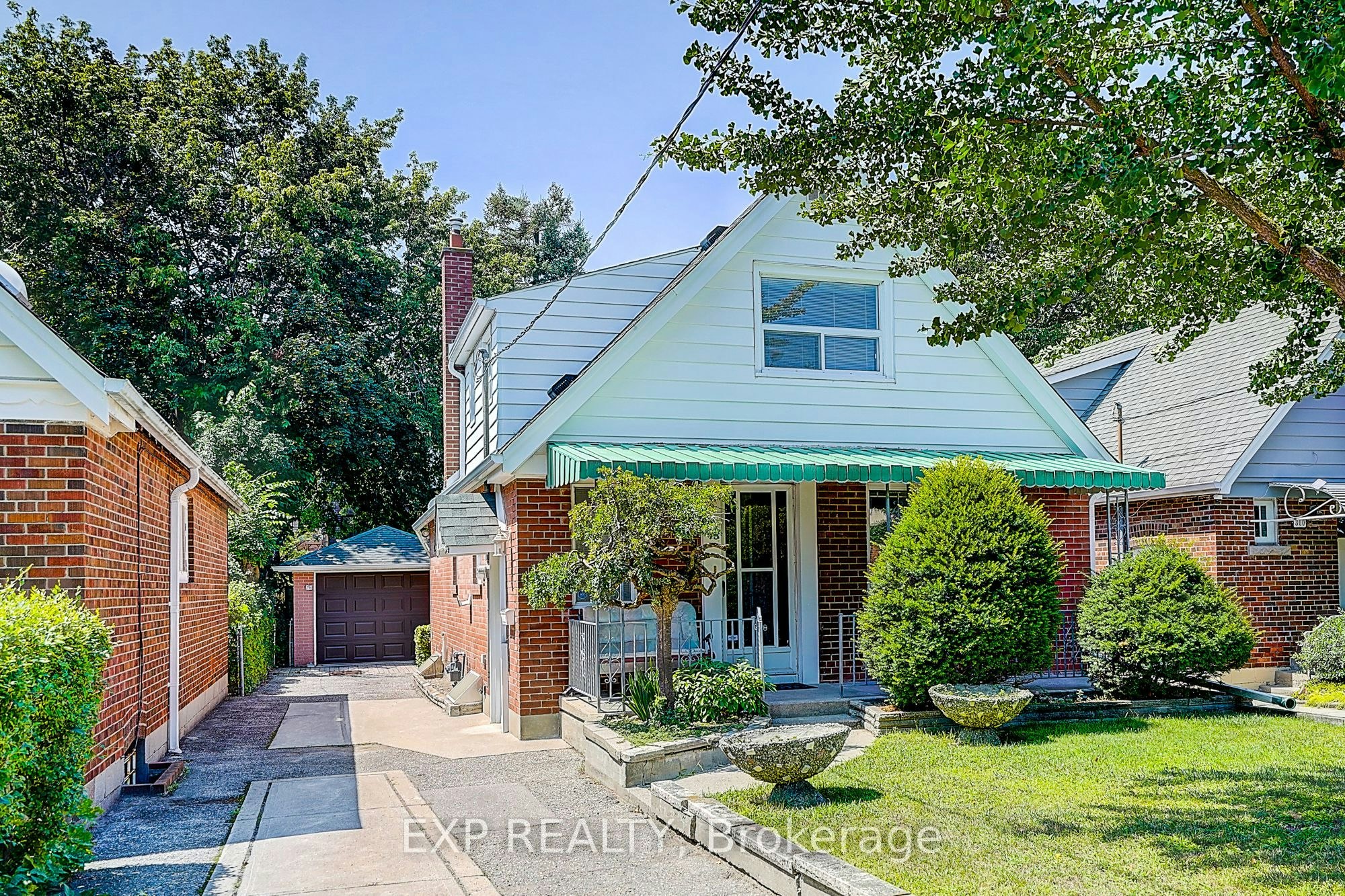 298 Glebemount Avenue, Toronto, ON, M4C 3V3
